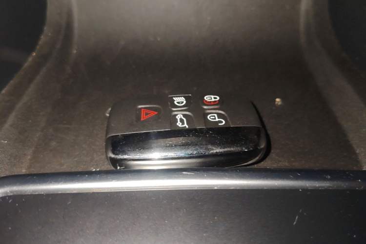 Used Land Rover Discovery Sport 2017 2.0T SE Interior 1