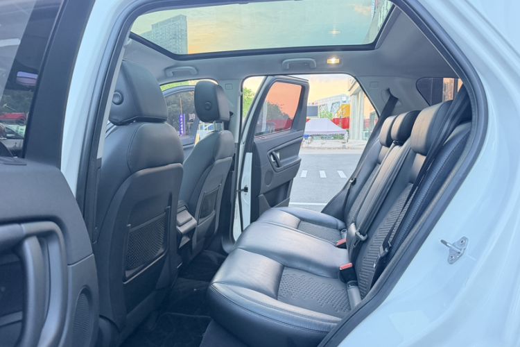 Used Land Rover Discovery Sport 2017 2.0T PURE Interior 2