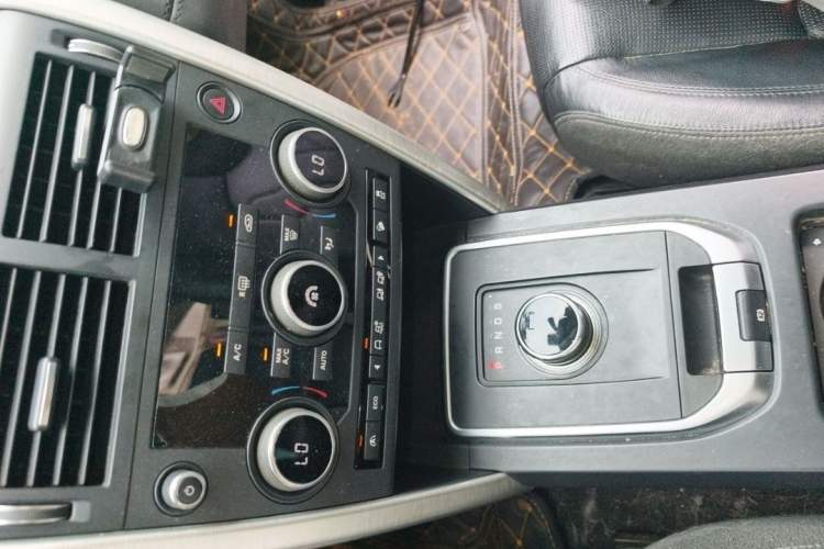 Used Land Rover Discovery Sport 2017 2.0T HSE Interior 2