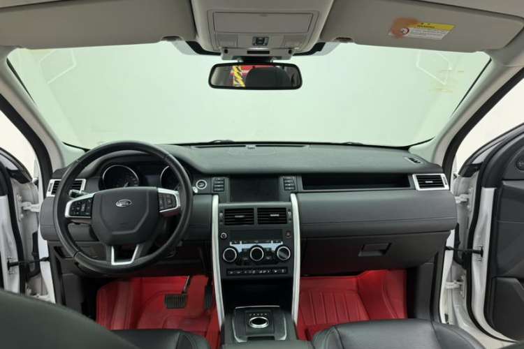 Used Land Rover Discovery Sport 2017 2.0T HSE Interior 2