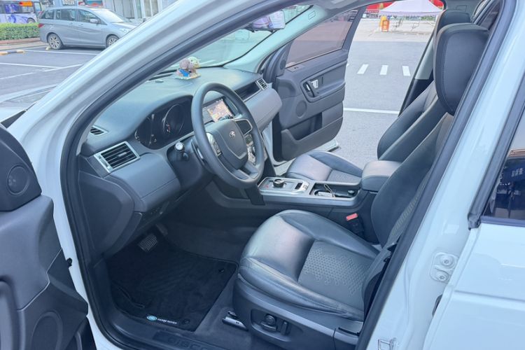 Used Land Rover Discovery Sport 2017 2.0T PURE Interior 3