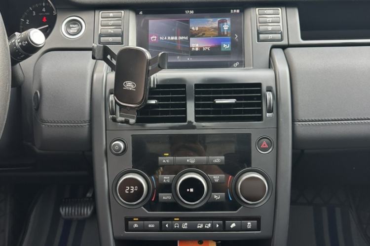 Used Land Rover Discovery Sport 2017 2.0T PURE Interior 3