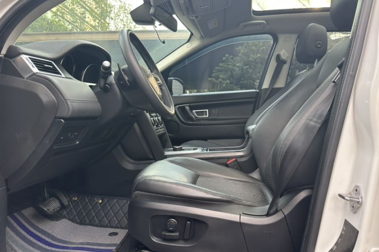 Used Land Rover Discovery Sport 2017 2.0T PURE Interior 4