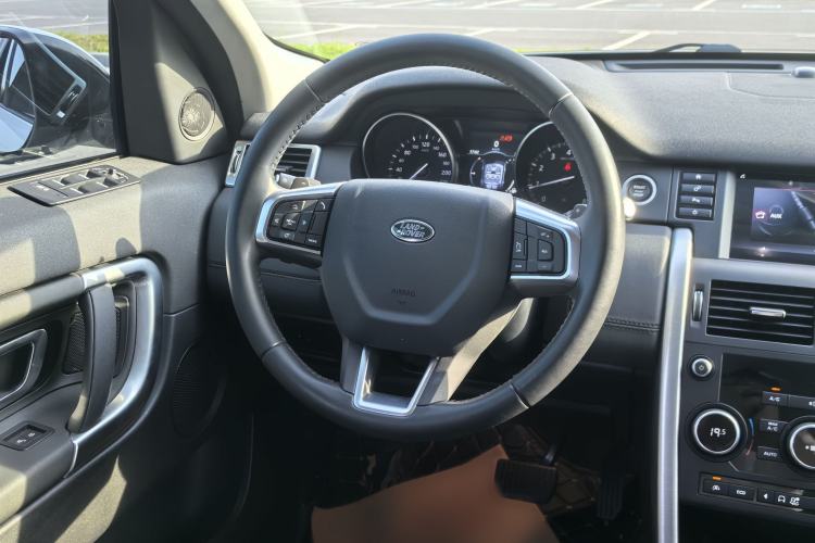 Used Land Rover Discovery Sport 2017 2.0T SE Interior 5