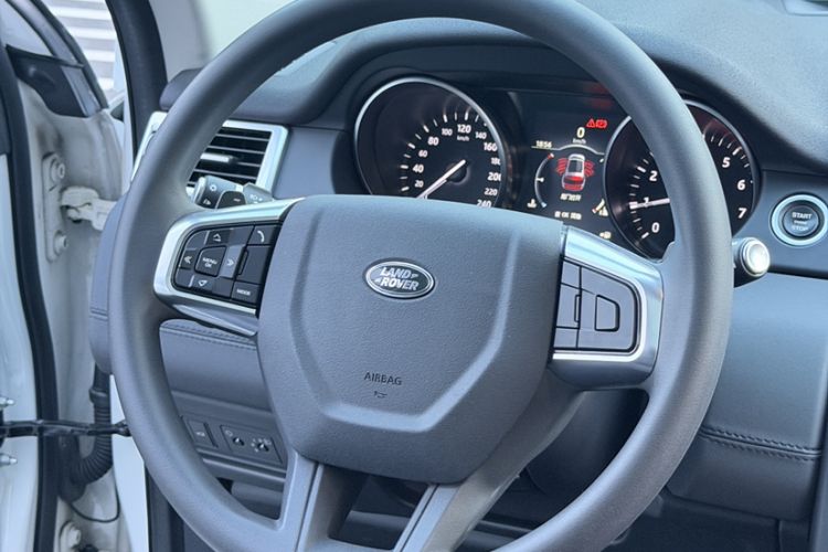 Used Land Rover Discovery Sport 2017 2.0T PURE Interior 5