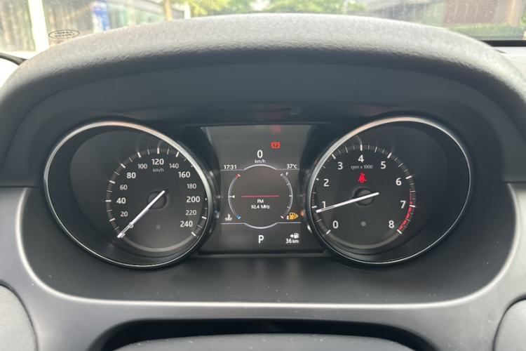 Used Land Rover Discovery Sport 2017 2.0T PURE Interior 5