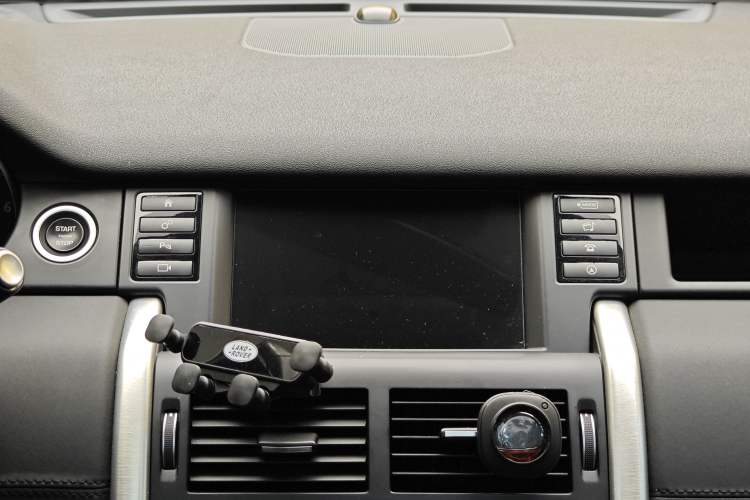 Used Land Rover Discovery Sport 2017 2.0T HSE Interior 6