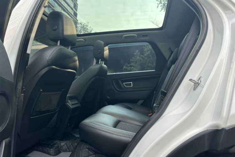 Used Land Rover Discovery Sport 2017 2.0T PURE Interior 6