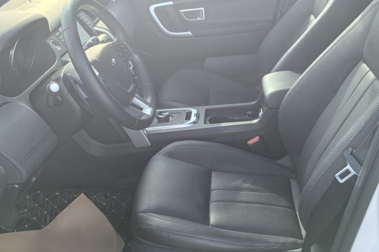 Used Land Rover Discovery Sport 2017 2.0T SE Interior 7