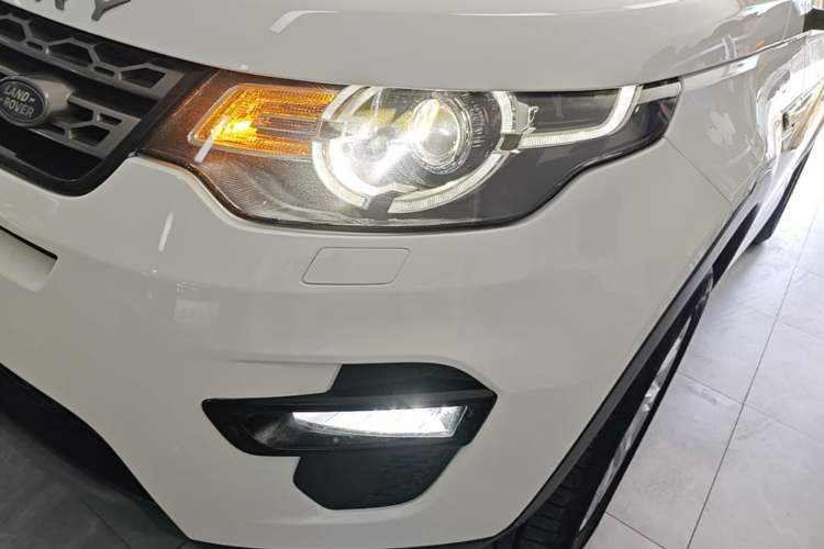 Used Land Rover Discovery Sport 2017 2.0T SE Left Front Headlight