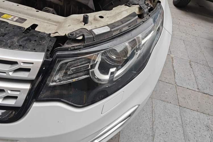 Used Land Rover Discovery Sport 2017 2.0T HSE LUXURY Left Front Headlight