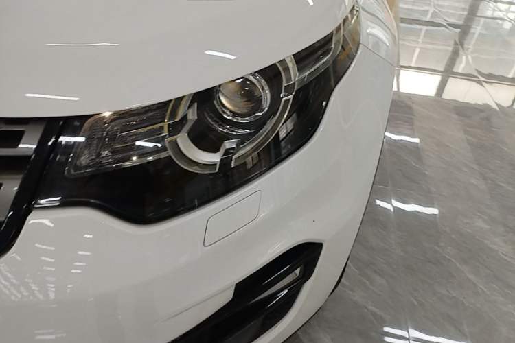 Used Land Rover Discovery Sport 2017 2.0T SE Left Front Headlight