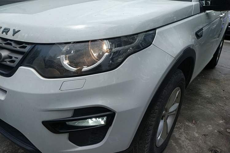 Used Land Rover Discovery Sport 2017 2.0T PURE Left Front Headlight