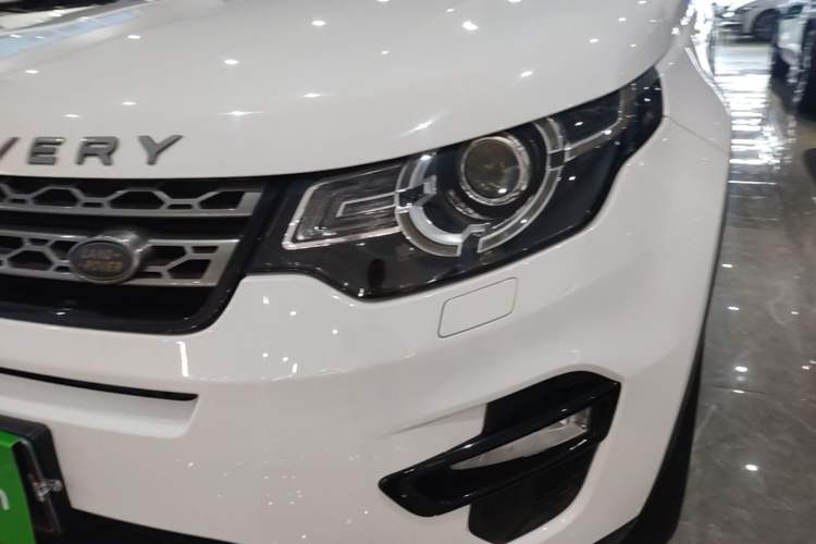 Used Land Rover Discovery Sport 2017 2.0T SE Left Front Headlight