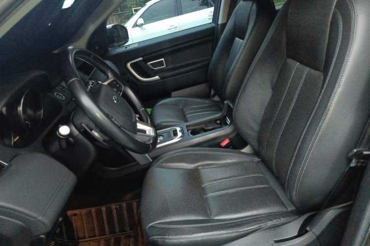 Used Land Rover Discovery Sport 2017 2.0T SE Left Front Seat