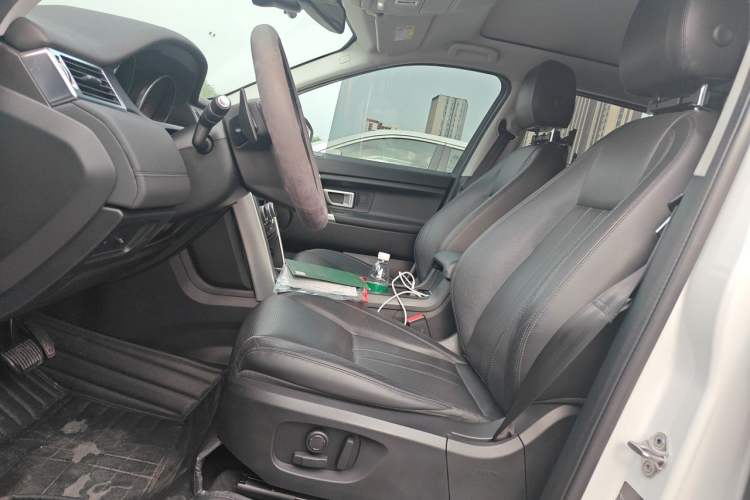 Used Land Rover Discovery Sport 2017 2.0T SE Left Front Seat