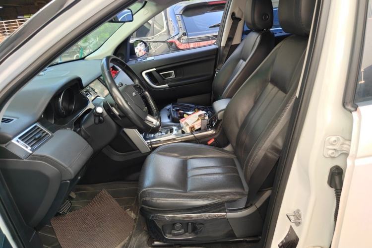Used Land Rover Discovery Sport 2017 2.0T SE Left Front Seat