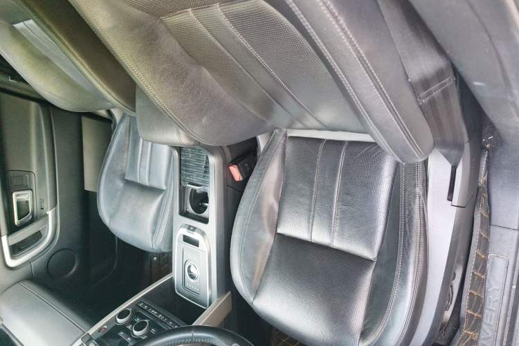 Used Land Rover Discovery Sport 2017 2.0T SE Left Front Seat