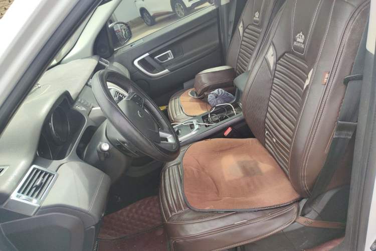 Used Land Rover Discovery Sport 2017 2.0T SE Left Front Seat