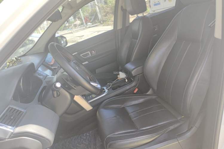 Used Land Rover Discovery Sport 2017 2.0T SE Left Front Seat