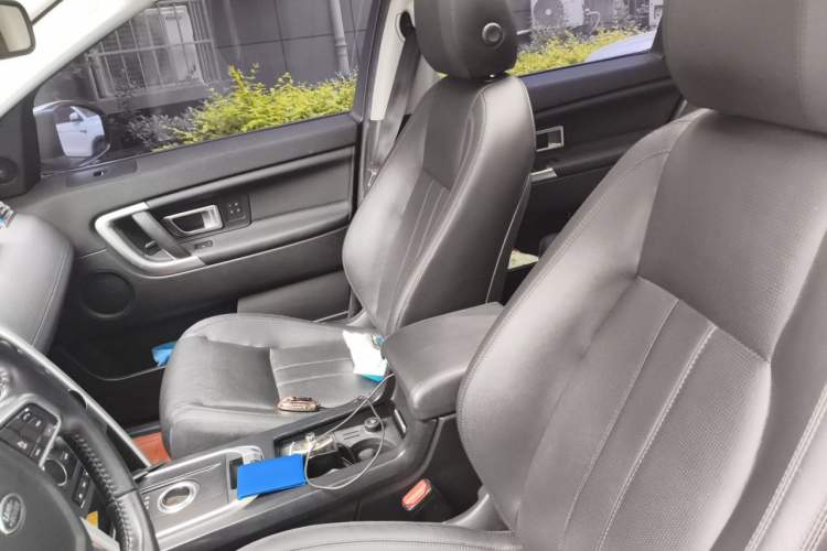 Used Land Rover Discovery Sport 2017 2.0T HSE LUXURY Left Front Seat