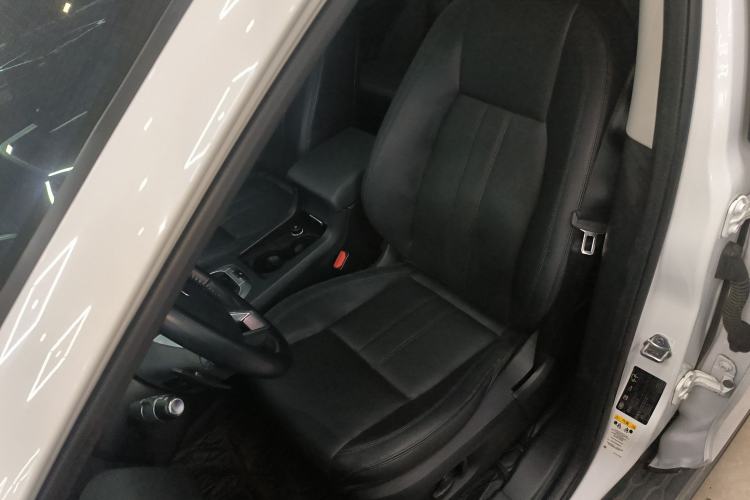 Used Land Rover Discovery Sport 2017 2.0T HSE Left Front Seat
