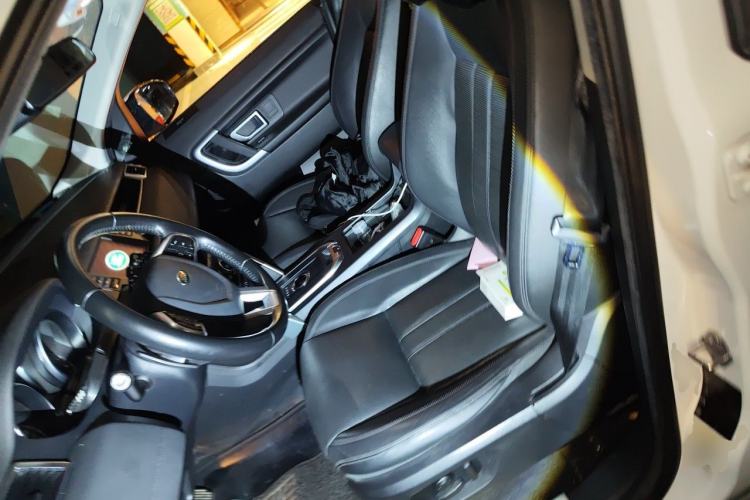 Used Land Rover Discovery Sport 2017 2.0T SE Left Front Seat