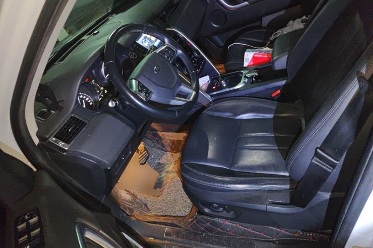 Used Land Rover Discovery Sport 2017 2.0T SE Left Front Seat