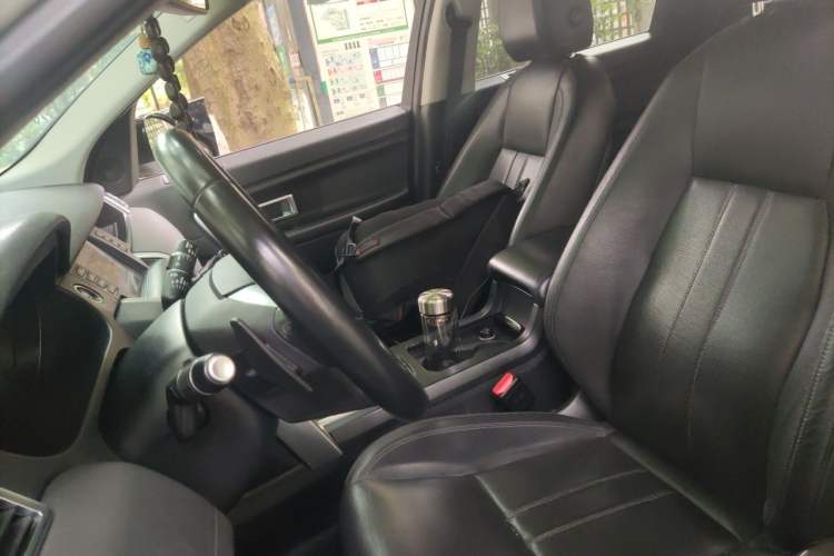 Used Land Rover Discovery Sport 2017 2.0T SE Left Front Seat