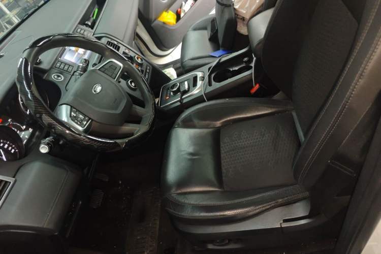 Used Land Rover Discovery Sport 2017 2.0T PURE Left Front Seat