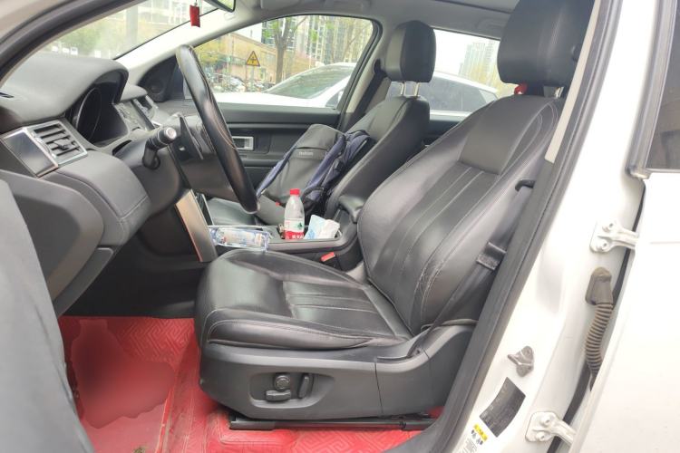 Used Land Rover Discovery Sport 2017 2.0T SE Left Front Seat