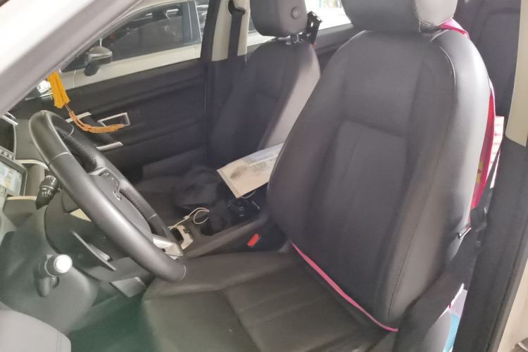 Used Land Rover Discovery Sport 2017 2.0T HSE Left Front Seat
