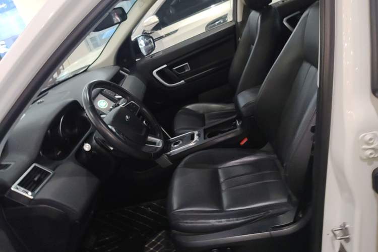 Used Land Rover Discovery Sport 2017 2.0T SE Left Front Seat