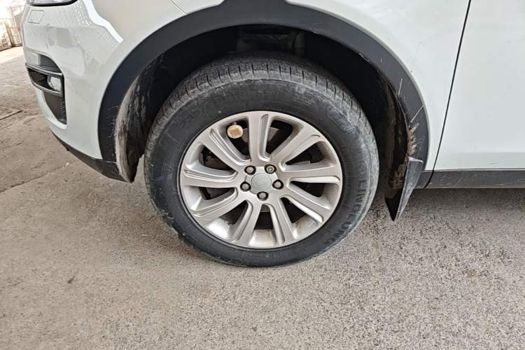 Used Land Rover Discovery Sport 2017 2.0T SE Left Front Wheel Hub