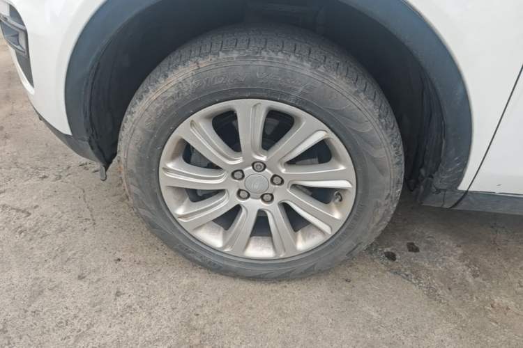 Used Land Rover Discovery Sport 2017 2.0T SE Left Front Wheel Hub