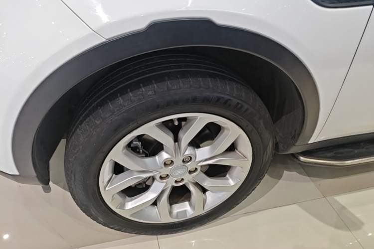 Used Land Rover Discovery Sport 2017 2.0T HSE Left Front Wheel Hub