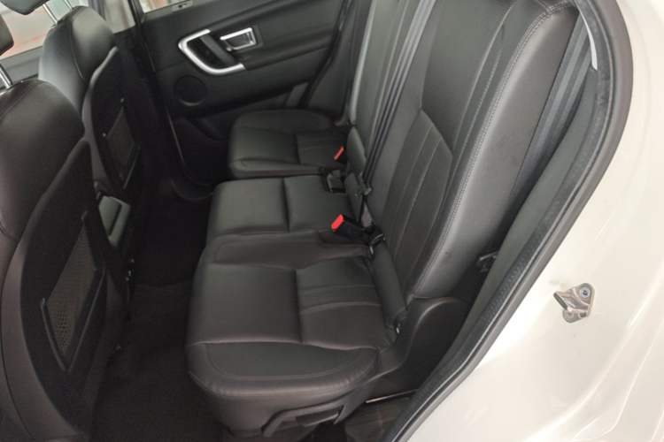 Used Land Rover Discovery Sport 2017 2.0T HSE Left Rear Seat