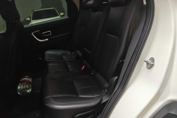 Used Land Rover Discovery Sport 2017 2.0T HSE Left Rear Seat
