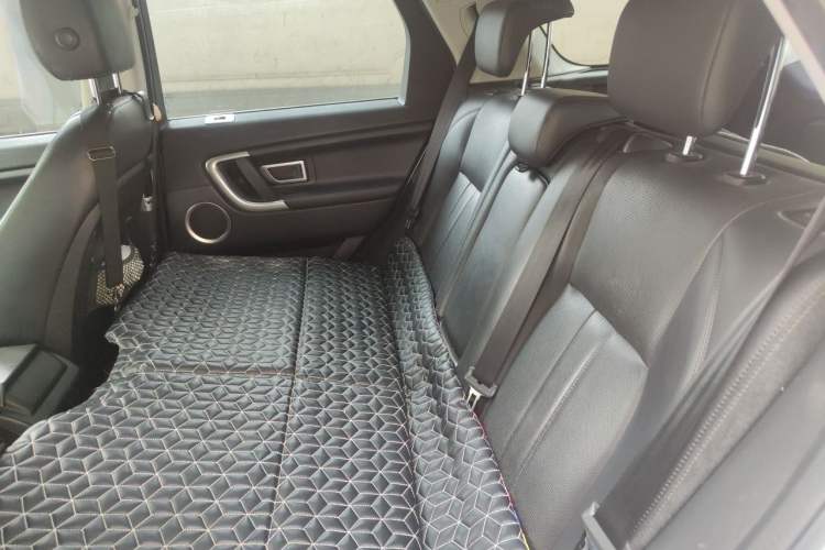 Used Land Rover Discovery Sport 2017 2.0T HSE Left Rear Seat