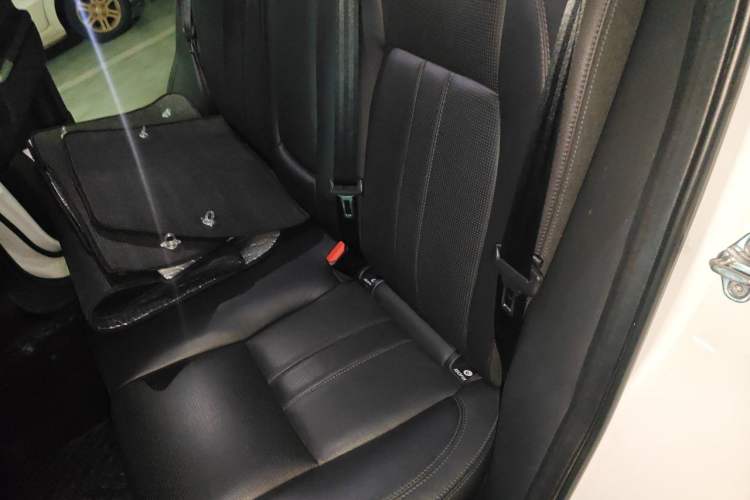 Used Land Rover Discovery Sport 2017 2.0T SE Left Rear Seat