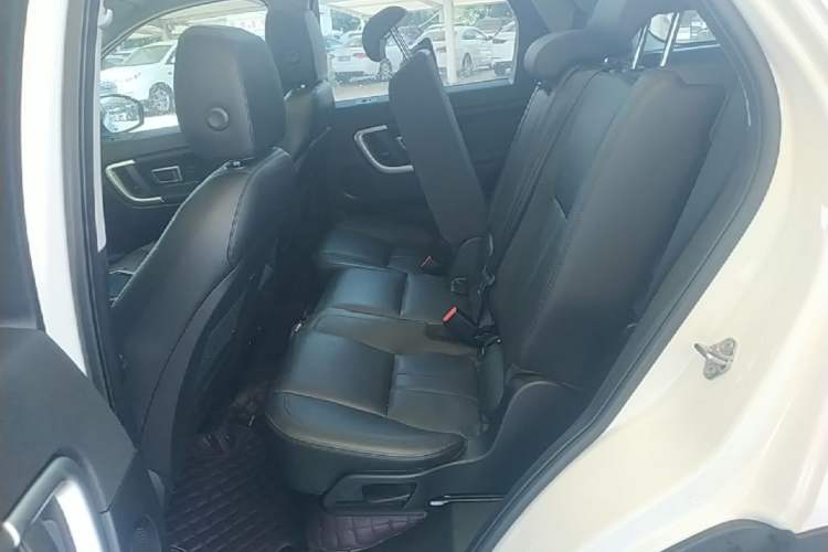 Used Land Rover Discovery Sport 2017 2.0T HSE Left Rear Seat