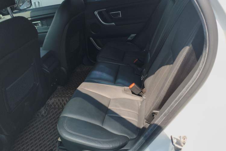 Used Land Rover Discovery Sport 2017 2.0T HSE Left Rear Seat