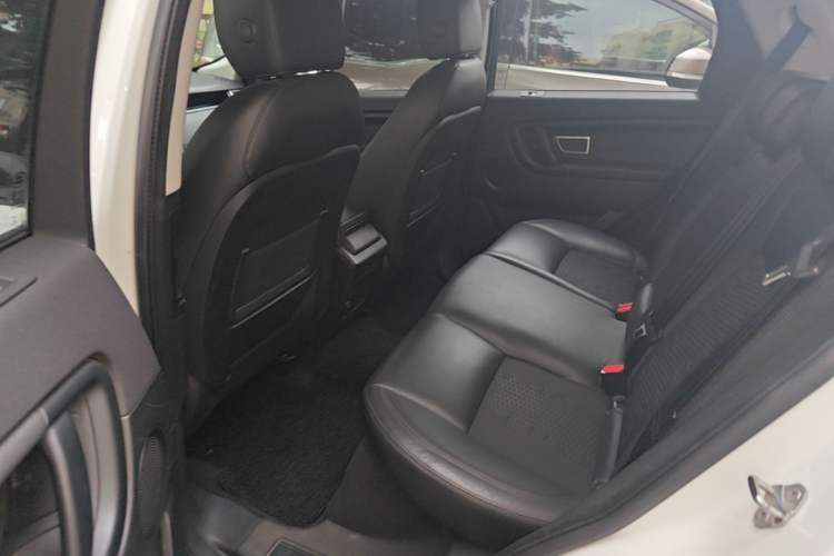 Used Land Rover Discovery Sport 2017 2.0T PURE Left Rear Seat