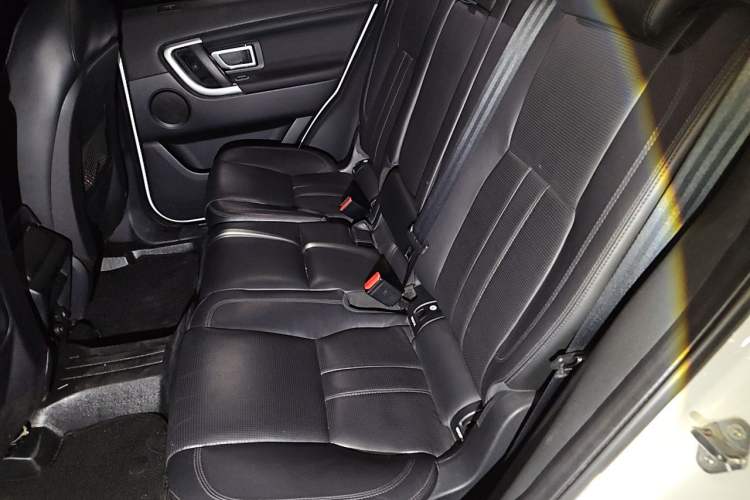 Used Land Rover Discovery Sport 2017 2.0T HSE Left Rear Seat