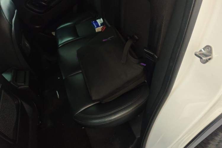 Used Land Rover Discovery Sport 2017 2.0T PURE Left Rear Seat