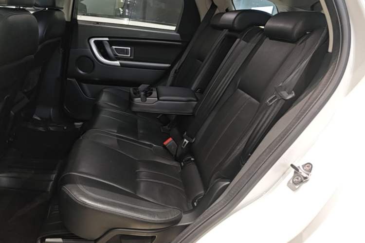 Used Land Rover Discovery Sport 2017 2.0T HSE Left Rear Seat