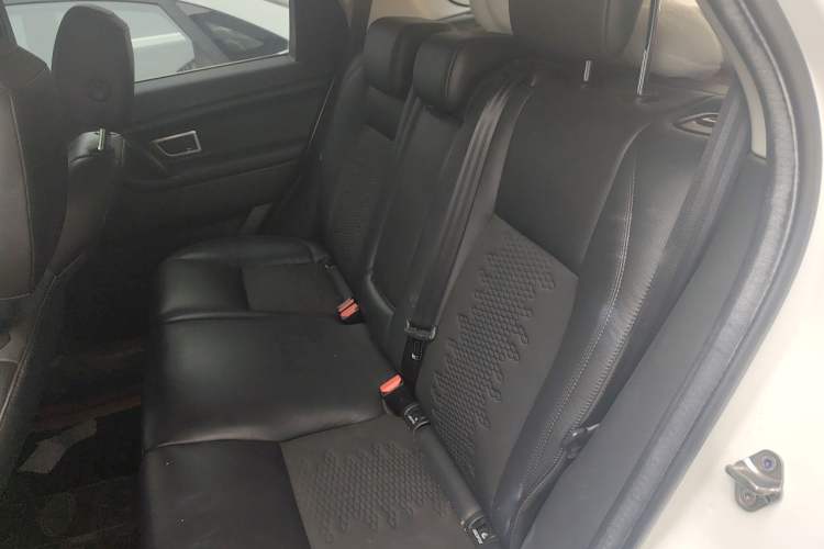 Used Land Rover Discovery Sport 2017 2.0T PURE Left Rear Seat