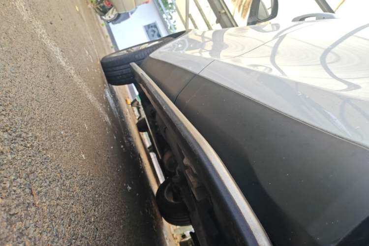 Used Land Rover Discovery Sport 2017 2.0T SE Left Side Sill