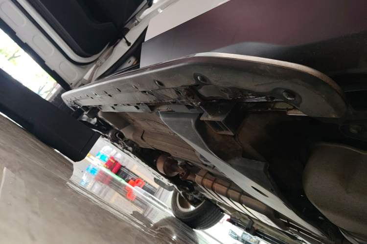 Used Land Rover Discovery Sport 2017 2.0T HSE Left Side Sill