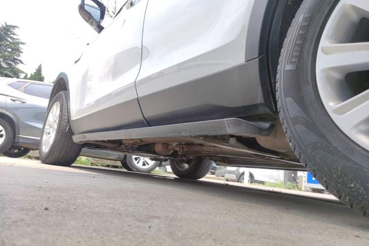 Used Land Rover Discovery Sport 2017 2.0T SE Left Side Sill